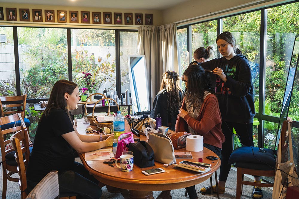 Girls Getting Ready - Wedding